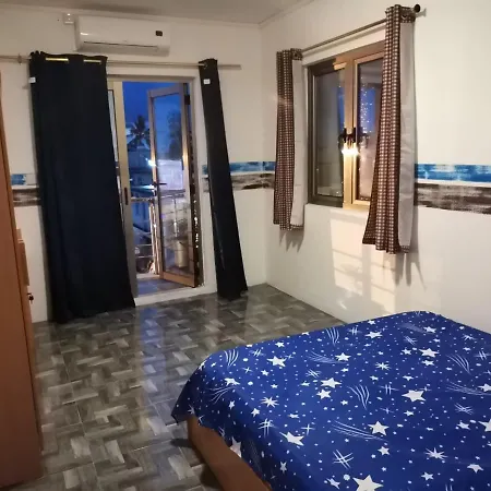 Holidays In Heaven 2-Bedroom Apartment Beachfront